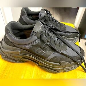 Men’s Balenciaga Triple S Nylon Sneaker Black Size 10